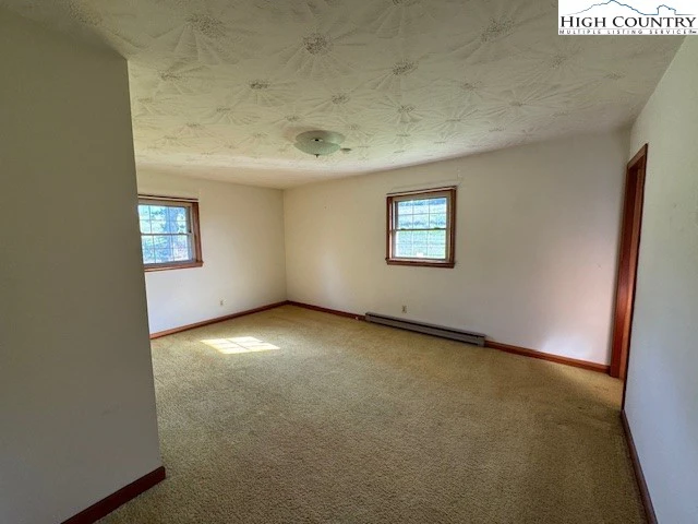 Image number 15 for the current listing