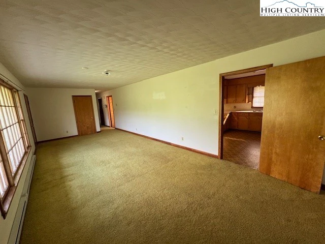 Image number 2 for the current listing