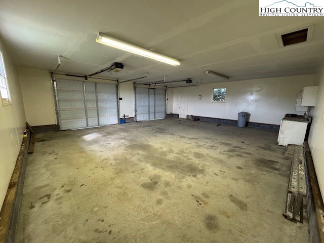 Image number 3 for the current listing