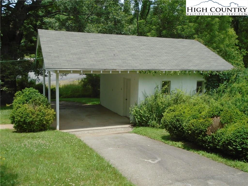 Image number 21 for the current listing