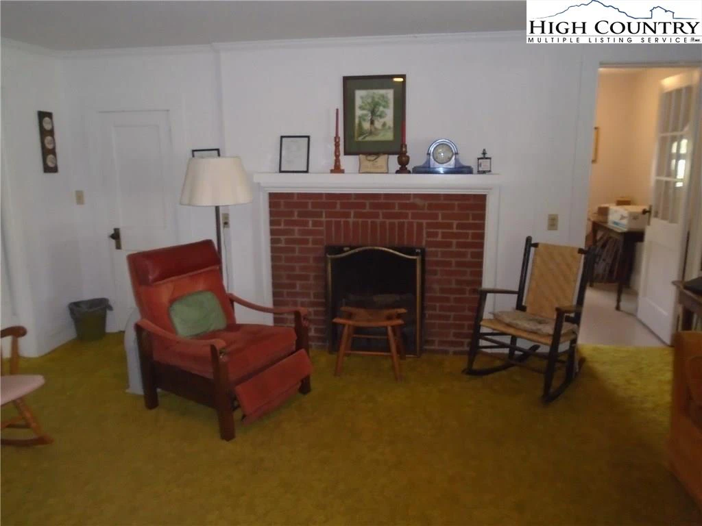 Image number 16 for the current listing