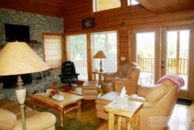 Image number 7 for the current listing