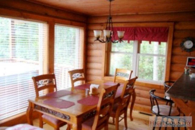 Image number 6 for the current listing