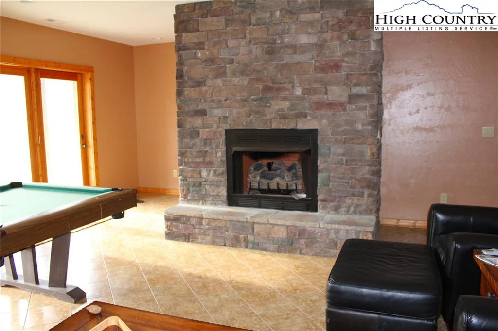 Image number 6 for the current listing