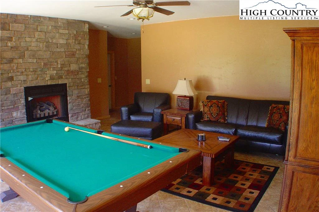 Image number 7 for the current listing