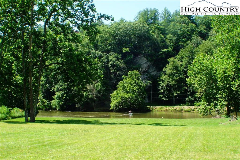 Image number 17 for the current listing