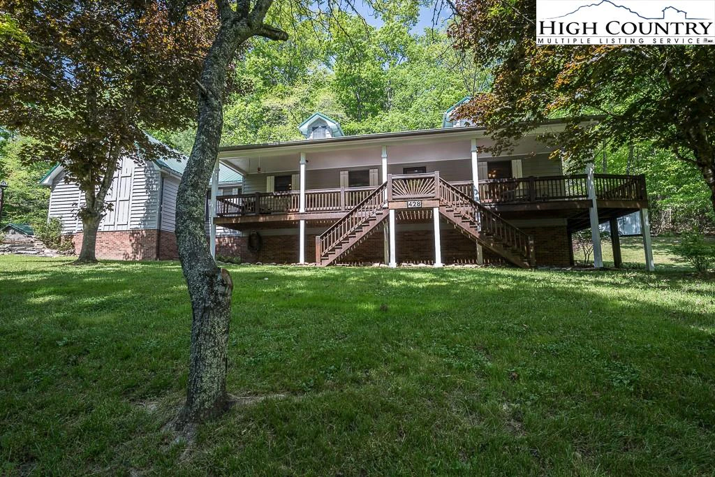 Image number 1 for the current listing