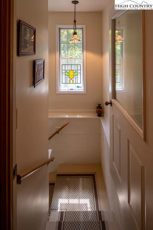 Image number 3 for the current listing