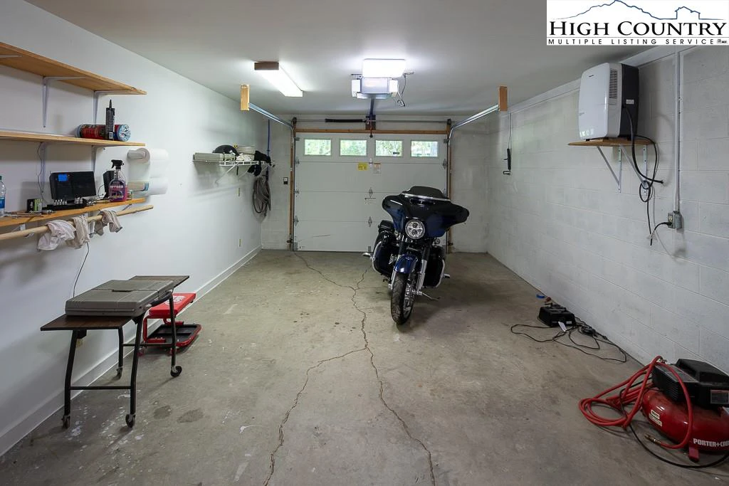 Image number 8 for the current listing