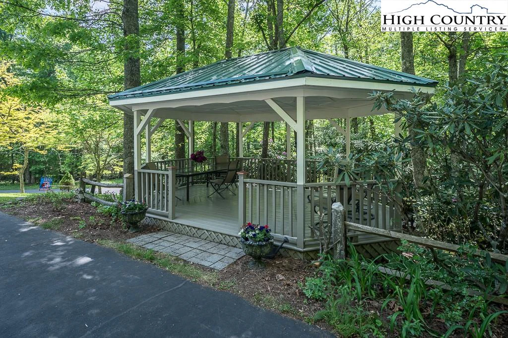 Image number 12 for the current listing