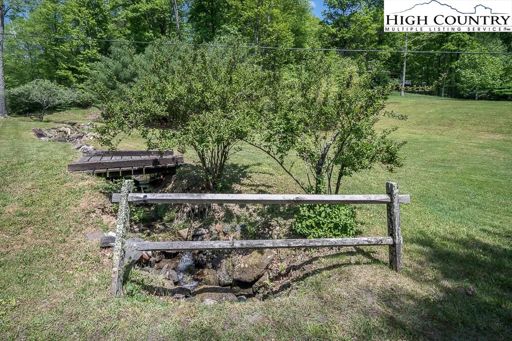 Image number 22 for the current listing