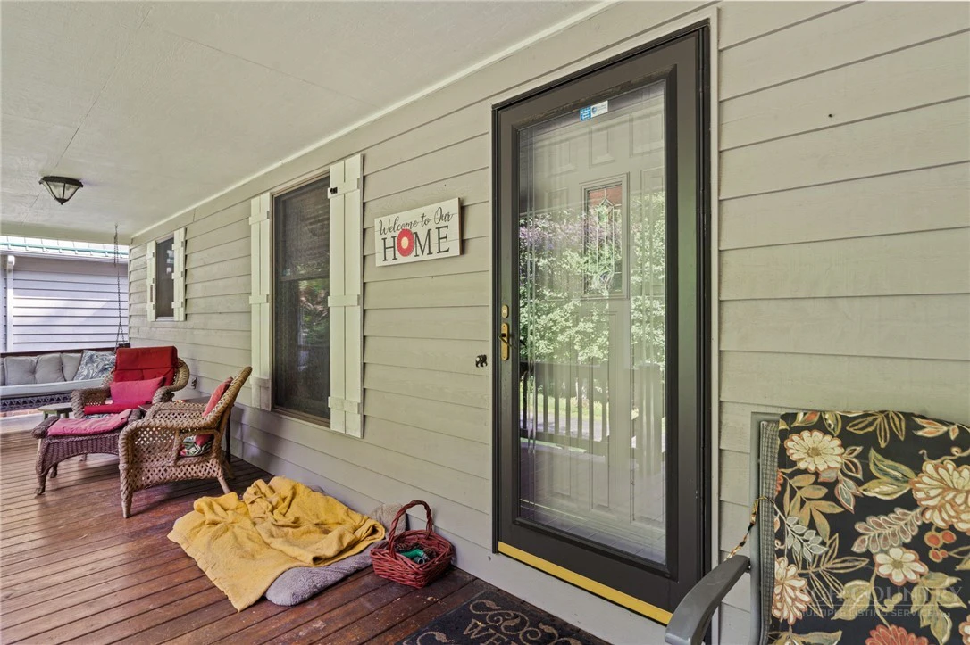 Image number 3 for the current listing