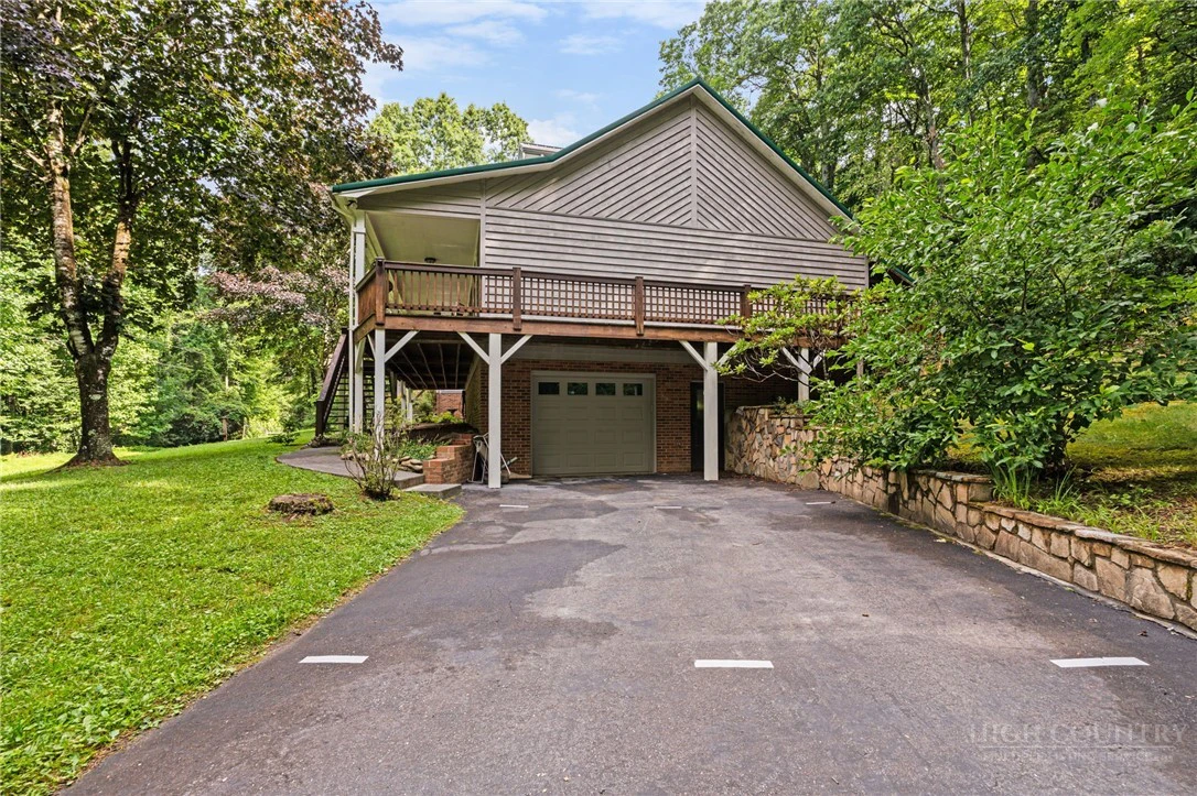 Image number 5 for the current listing