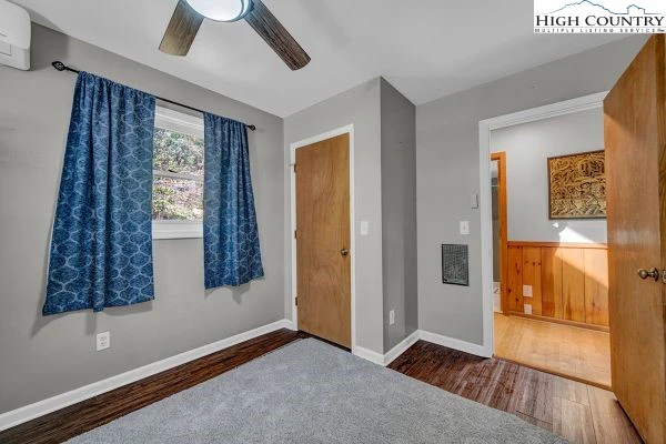 Image number 5 for the current listing