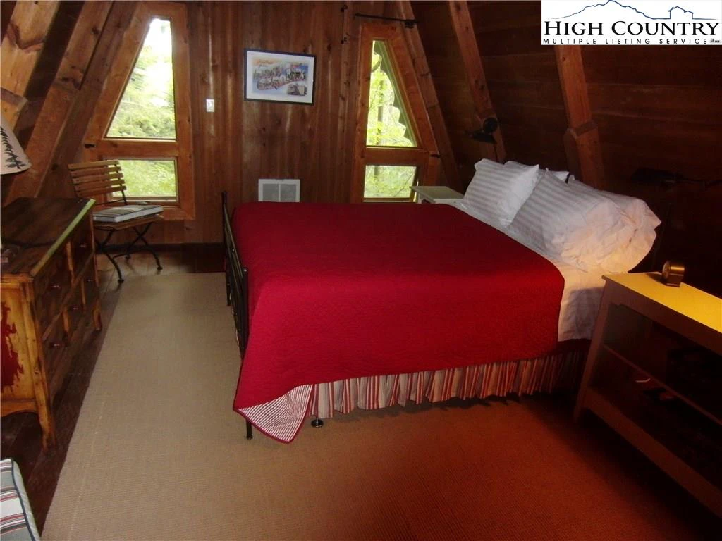 Image number 11 for the current listing