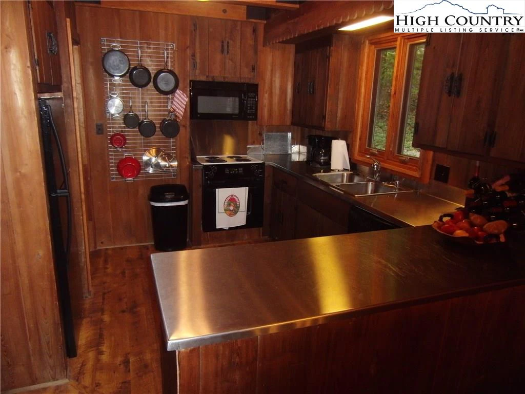 Image number 5 for the current listing