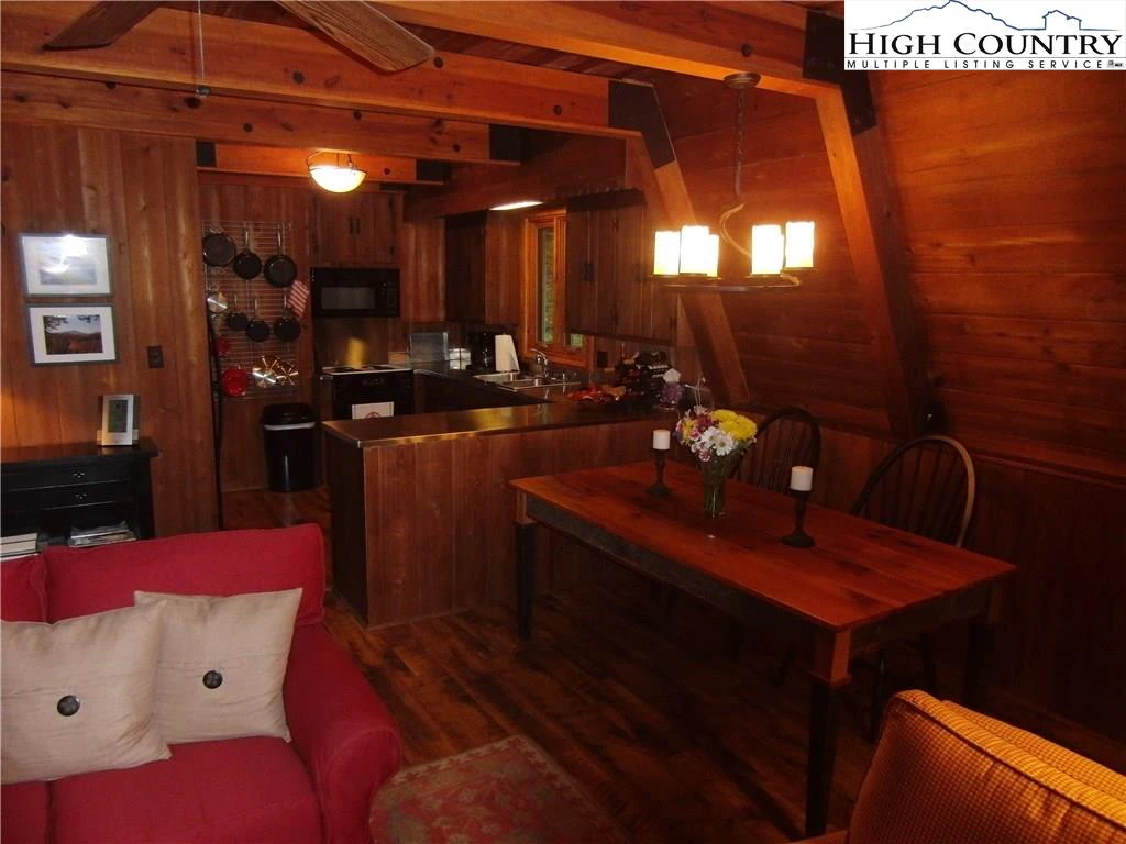 Image number 6 for the current listing
