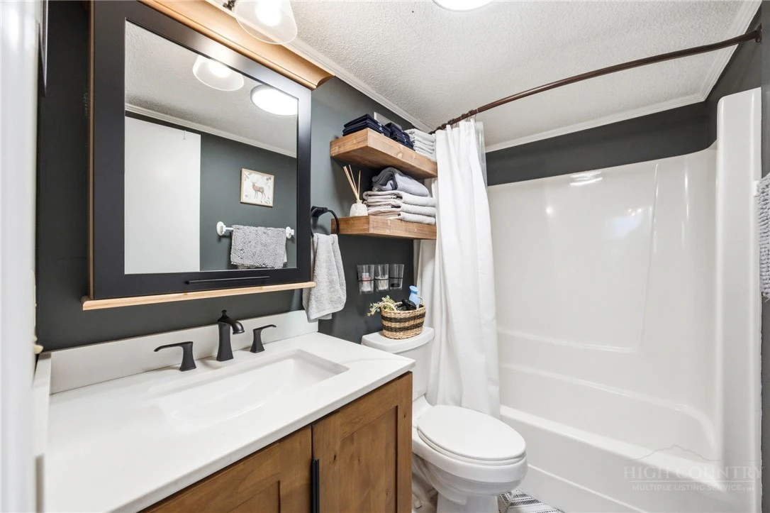 Image number 6 for the current listing