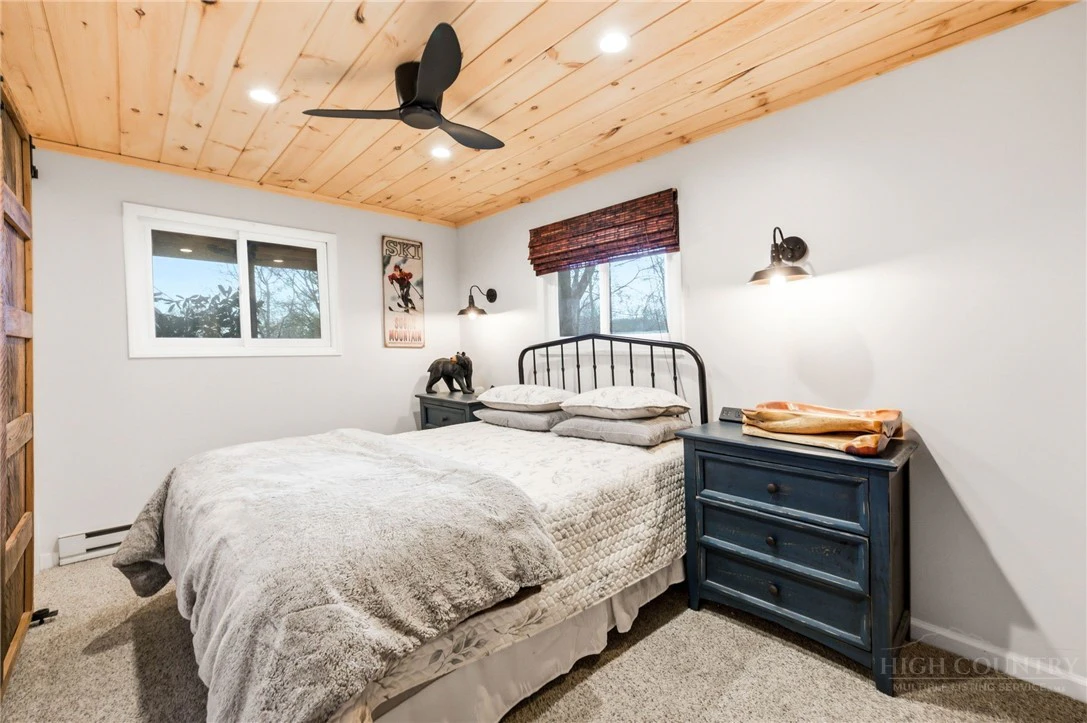 Image number 11 for the current listing