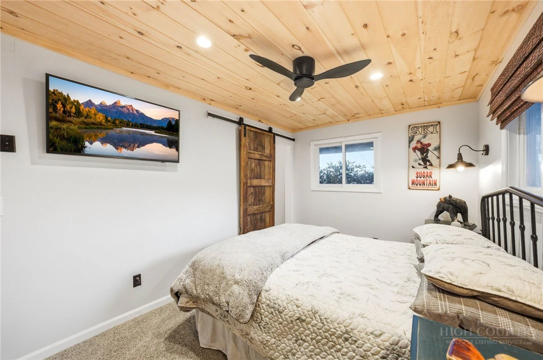 Image number 12 for the current listing