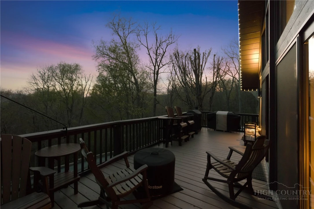 Image number 21 for the current listing