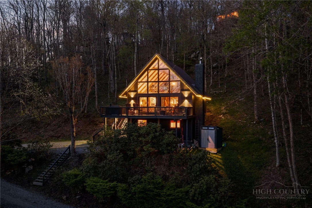 Image number 1 for the current listing