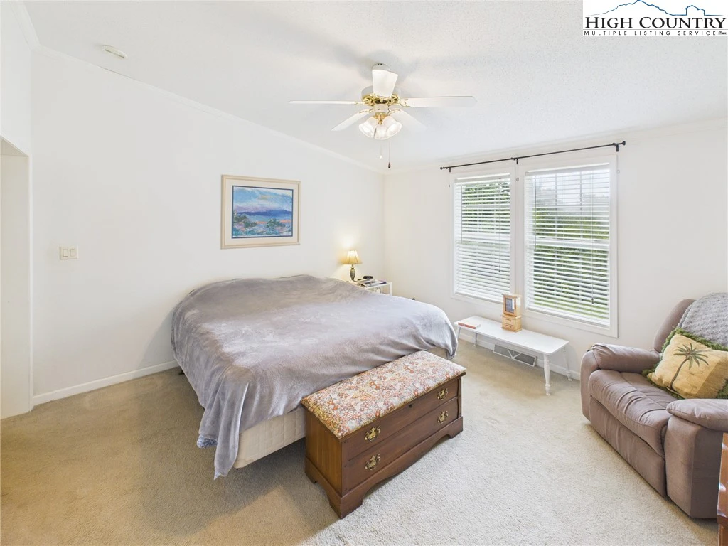 Image number 18 for the current listing