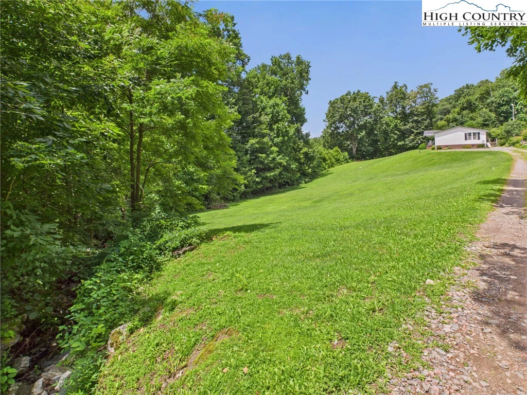 Image number 15 for the current listing
