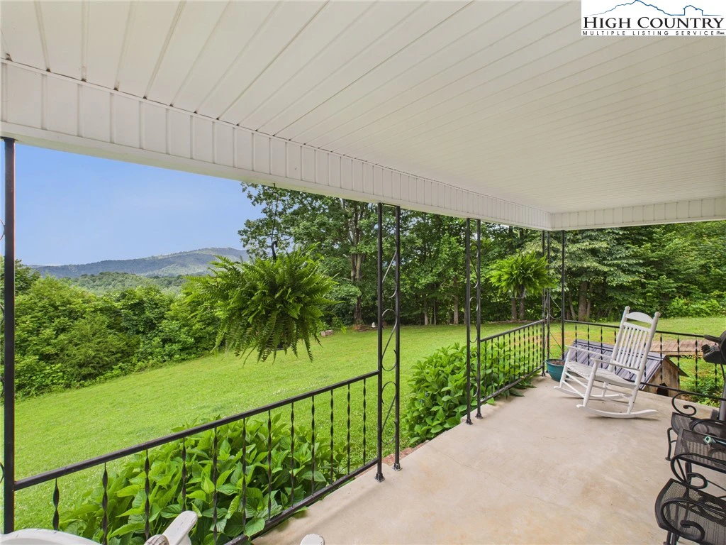 Image number 1 for the current listing
