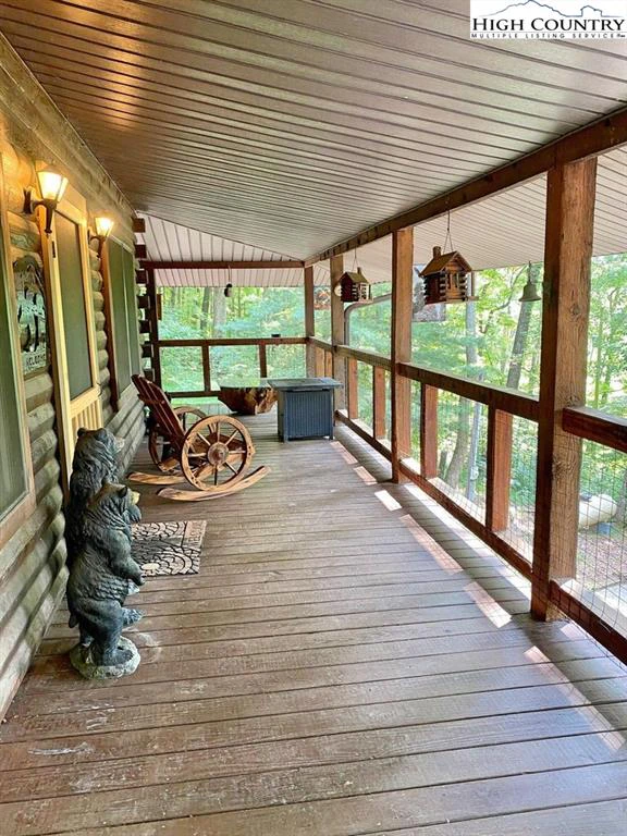 Image number 11 for the current listing