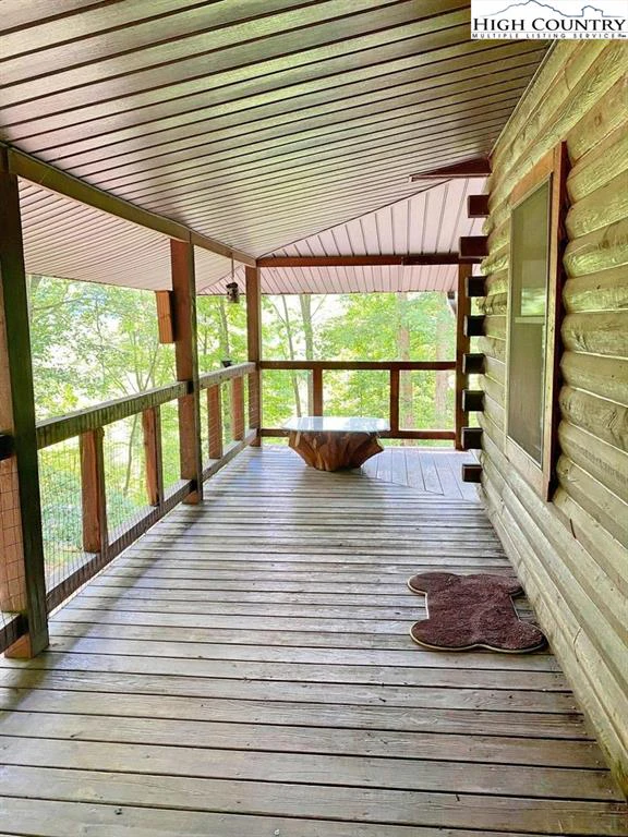 Image number 9 for the current listing