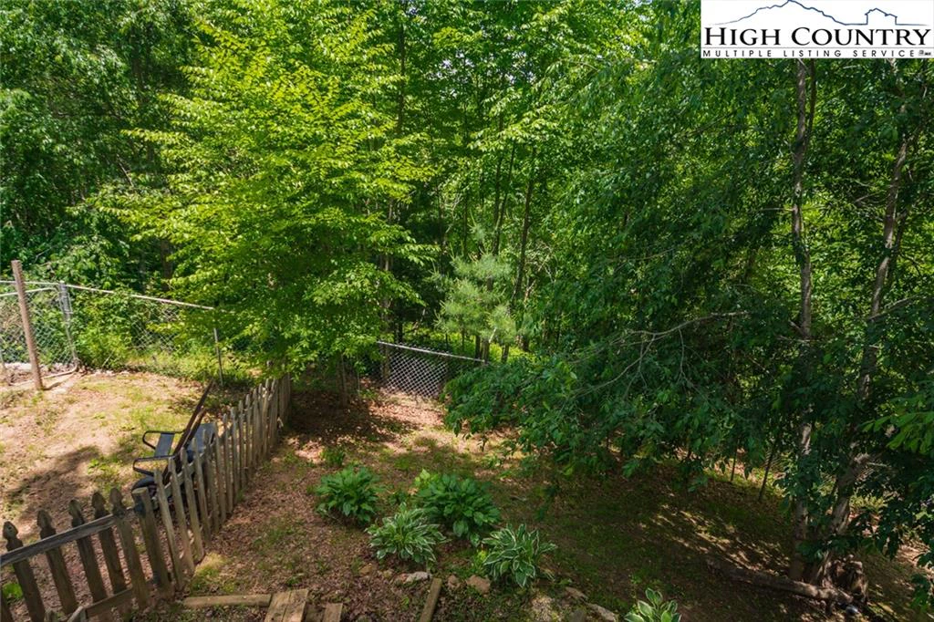 Image number 9 for the current listing