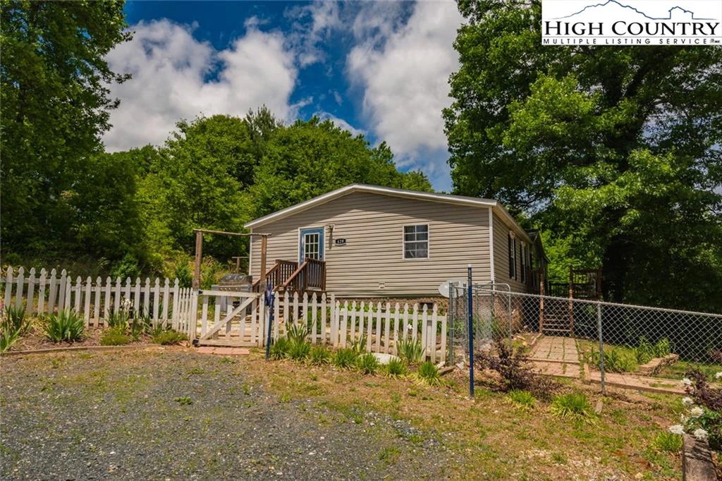 Image number 3 for the current listing