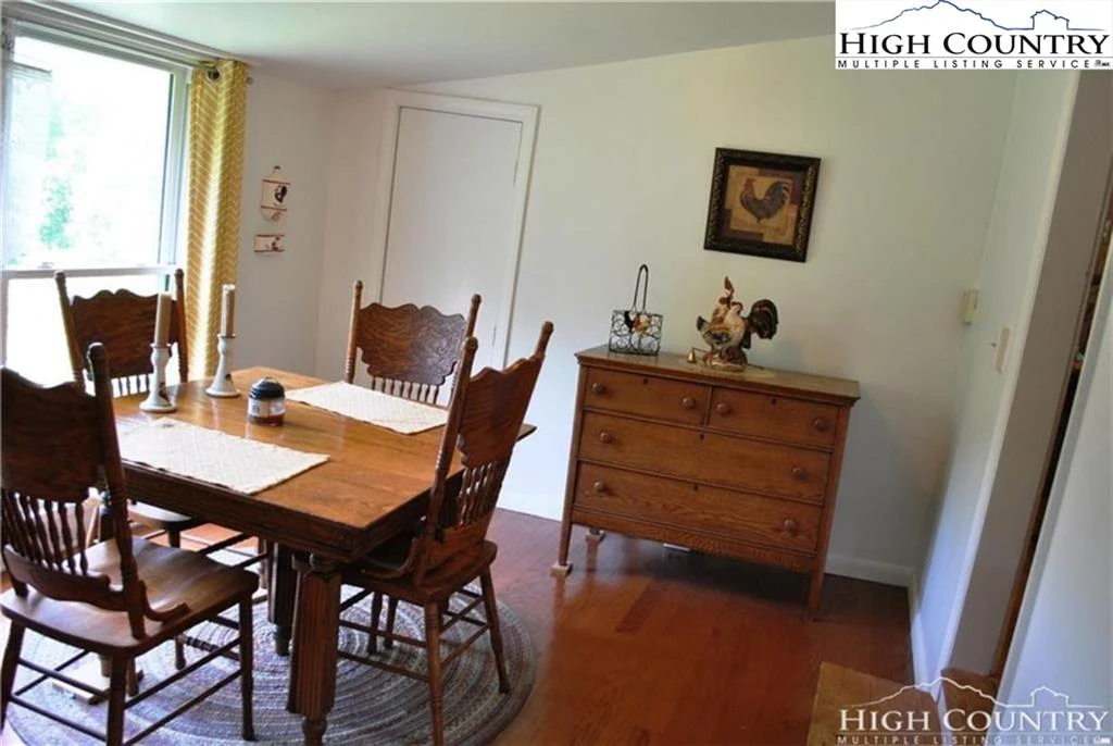 Image number 6 for the current listing