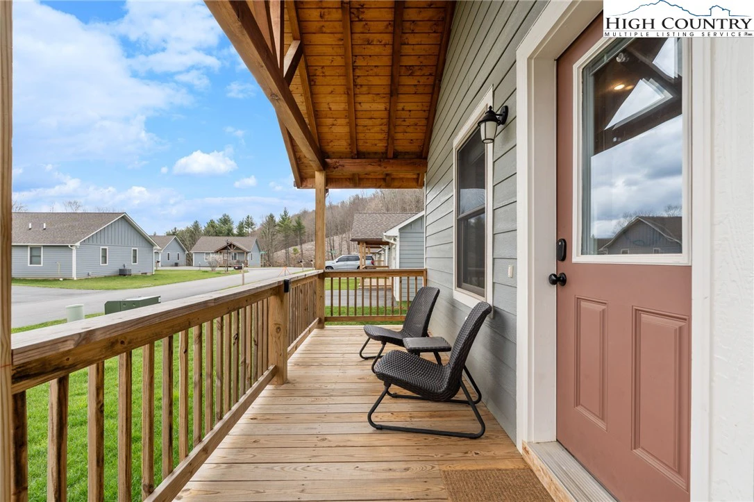 Image number 15 for the current listing