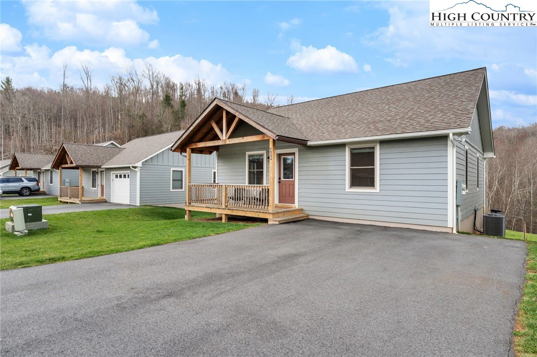 Image number 3 for the current listing