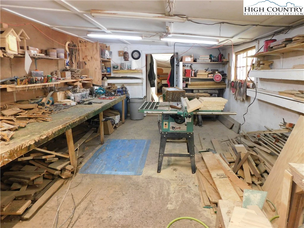 Image number 10 for the current listing