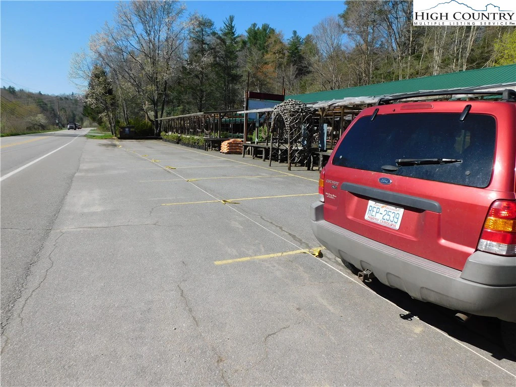 Image number 4 for the current listing