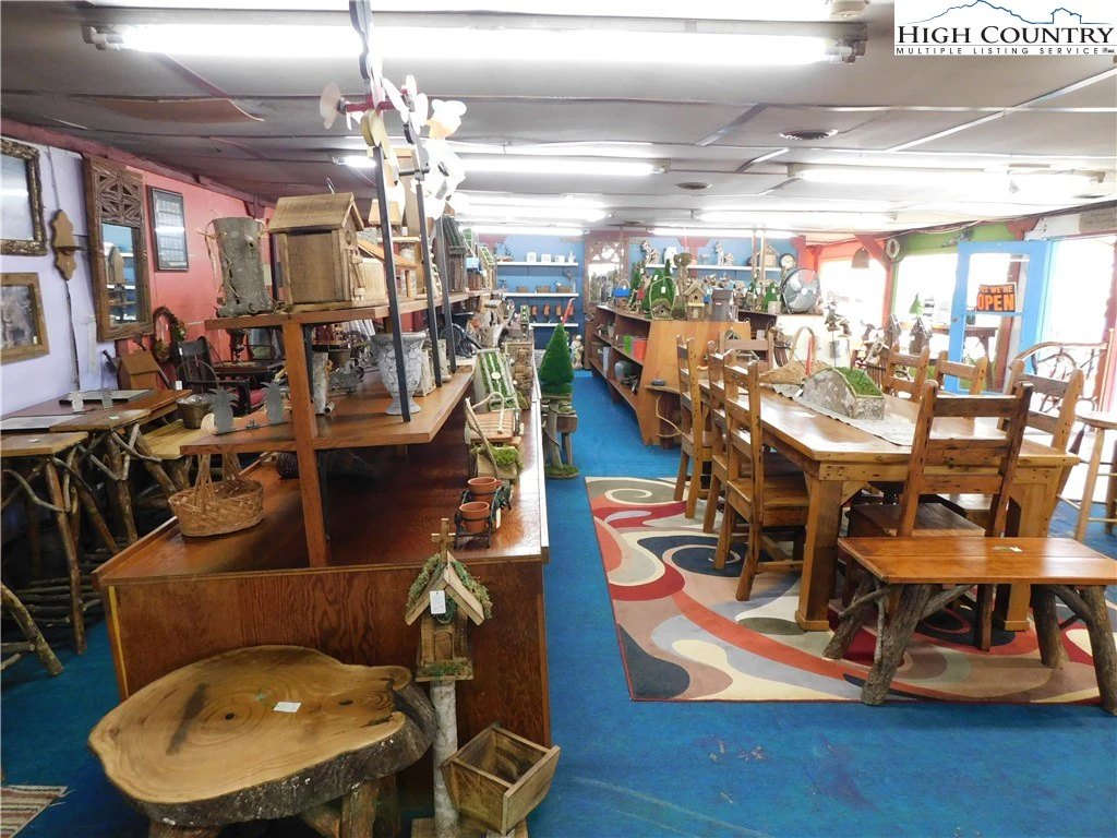Image number 18 for the current listing