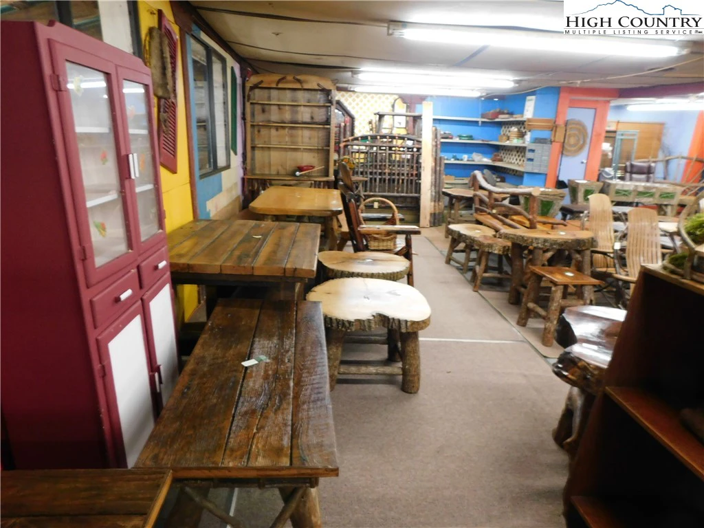Image number 2 for the current listing