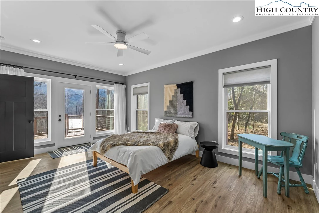Image number 3 for the current listing