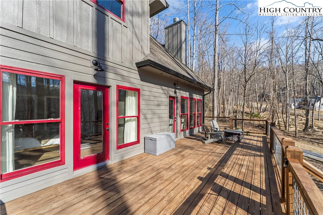 Image number 15 for the current listing