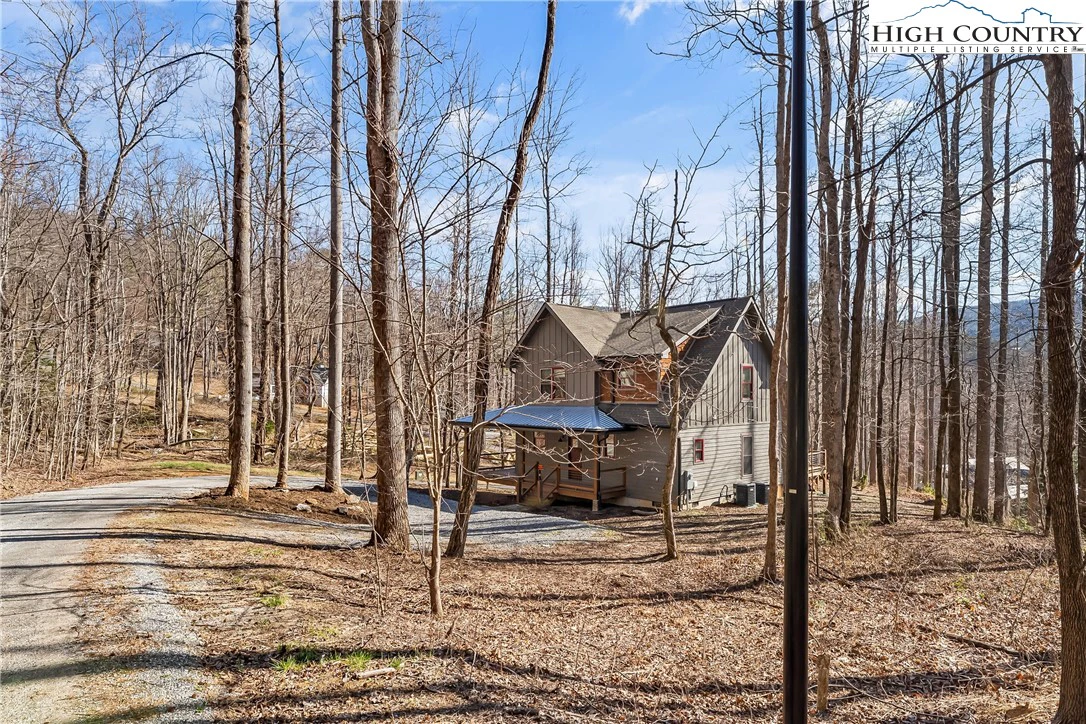 Image number 21 for the current listing