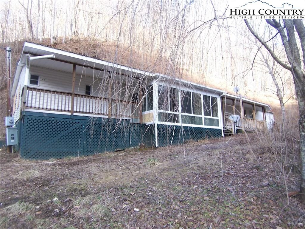 Image number 1 for the current listing