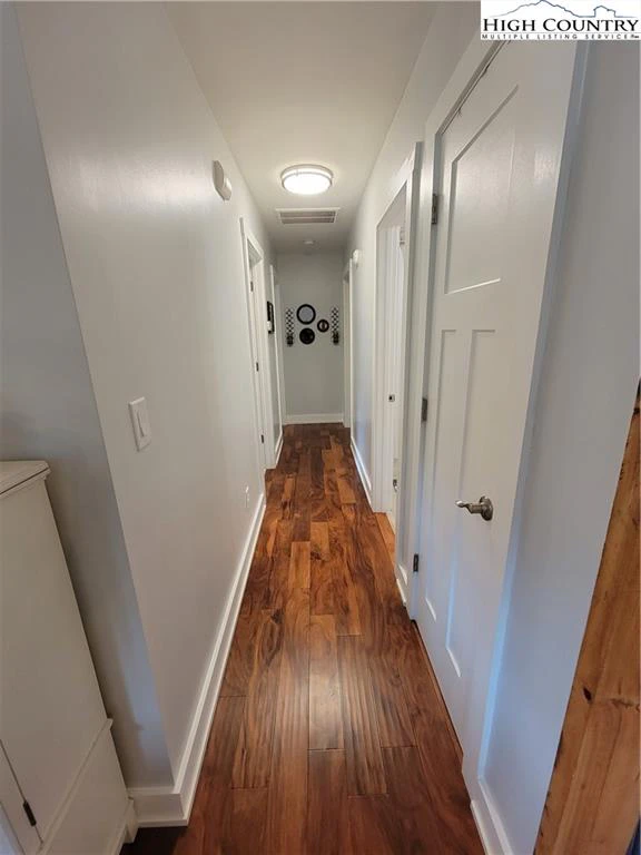 Image number 39 for the current listing