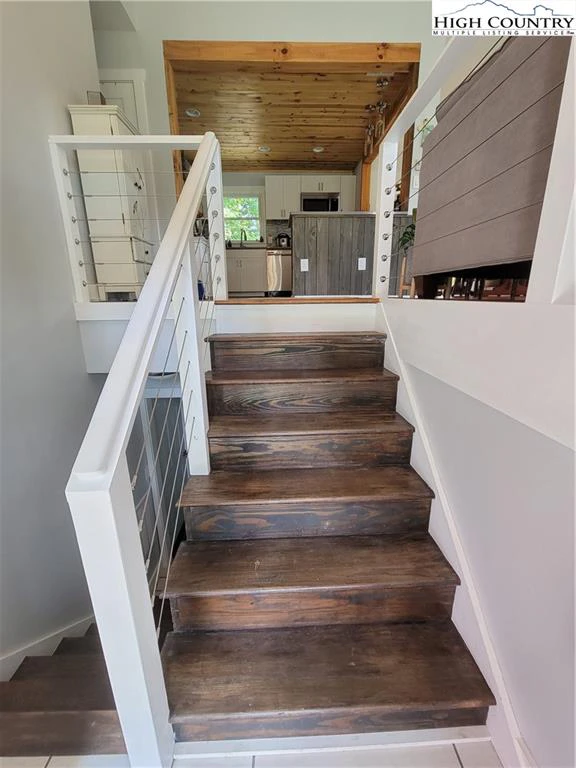Image number 6 for the current listing