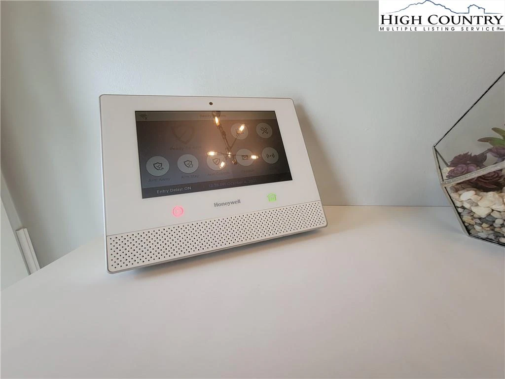 Image number 7 for the current listing