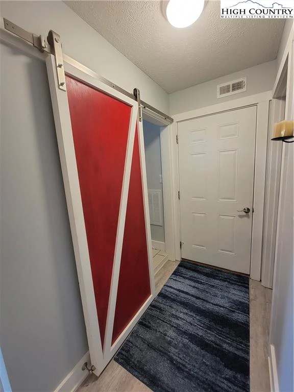 Image number 8 for the current listing