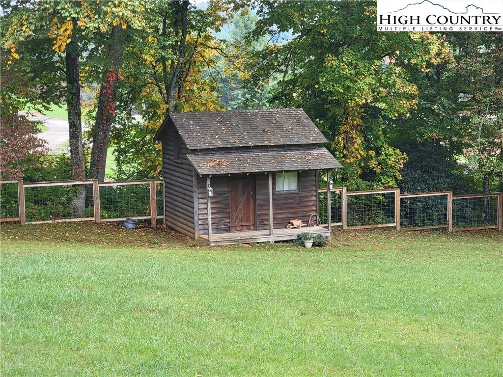 Image number 15 for the current listing