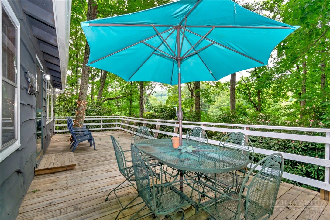 Image number 4 for the current listing